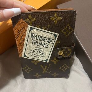 Full Inclusion Louis Vuitton Limited Edition Monogram Trunk Agenda